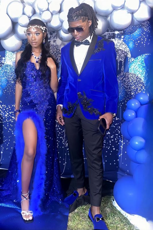 Ell Gentle Royal Blue Velvet Two Piece Prom Suits With Beading