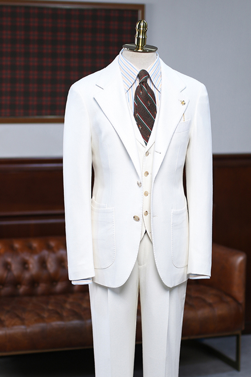 August Simple White Three-Piece Notched Lapel Slim Fit Custom Business Suit