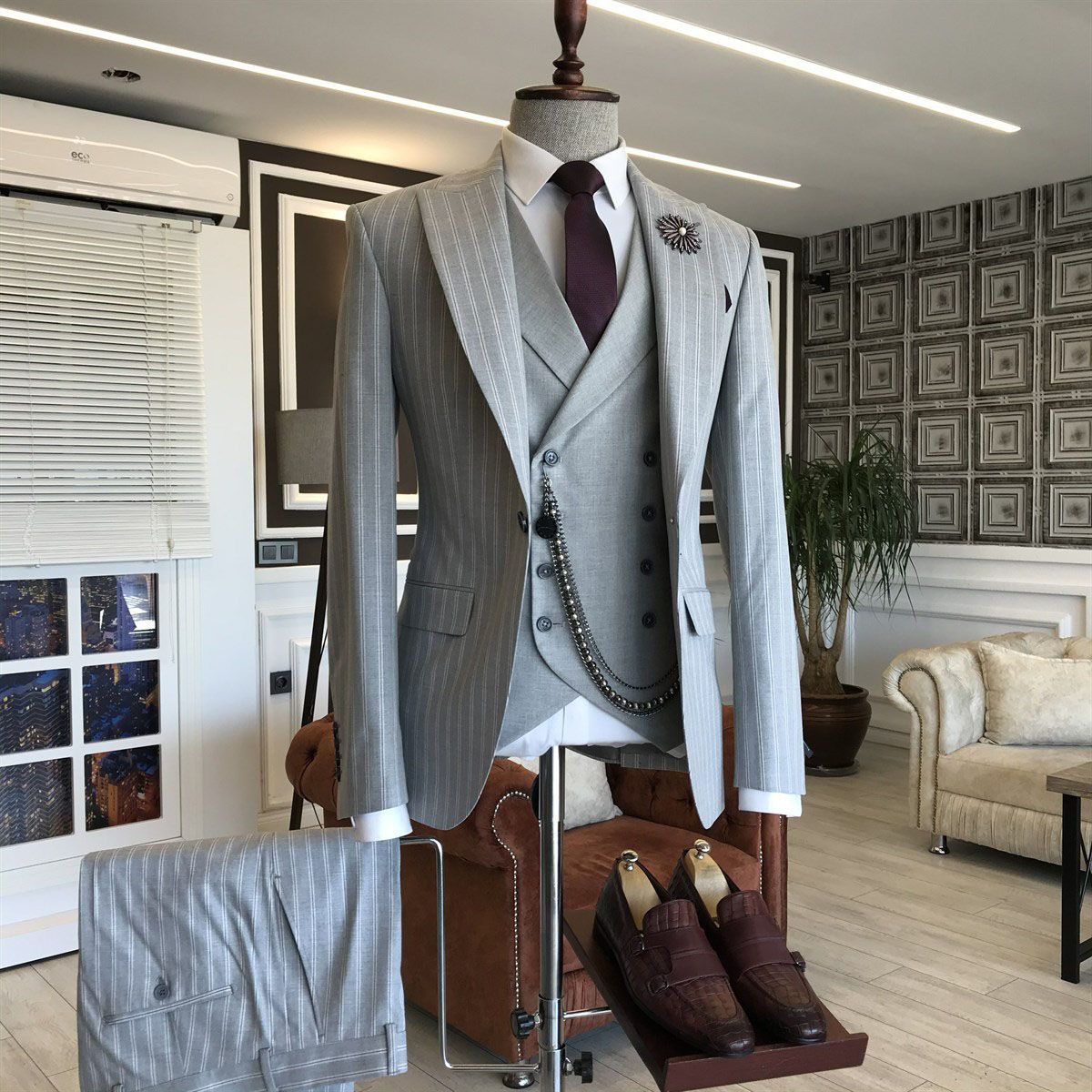 Lucien Newest Grey Three Piece Striped Point Lapel Business Suit