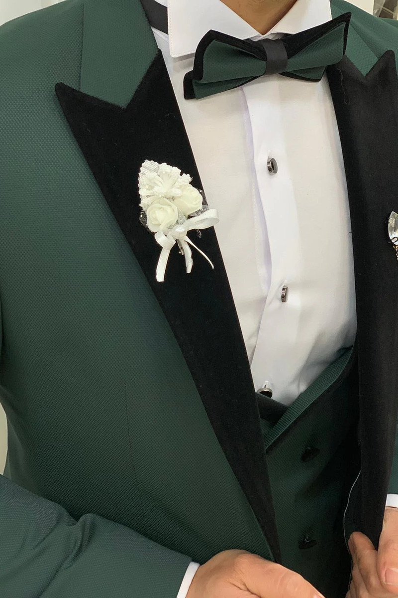 Modern Fashion Green Velvet Slim Fit Three-Piece Tuxedo with Peak Collar