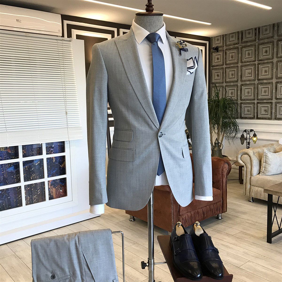 Clement Grey Pointed Lapel One-Button Three-Flap Business Suit