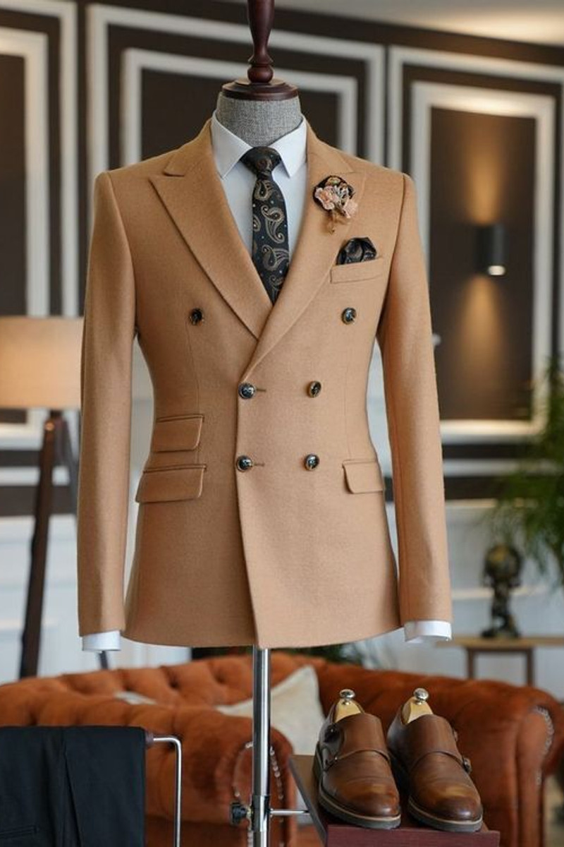 Brown Lapel Double-Breasted Fashionable Business Suit