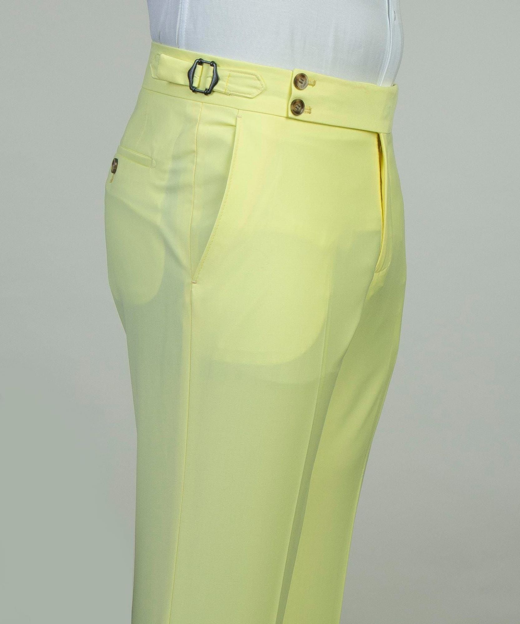 Light Yellow Pointed Collar Three Piece Men Business Suit