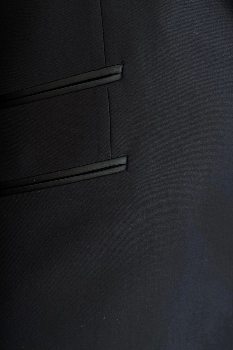 Elegant Italian Black Wool Blend Slim Fit Hidden Pocket Shawl Collar Groom Suit Two or Three Piece