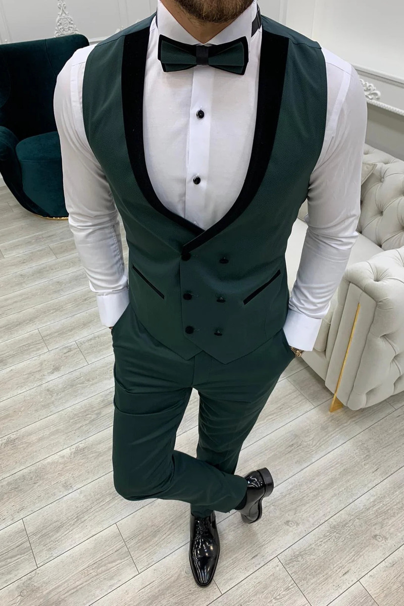 Modern Fashion Green Velvet Slim Fit Three-Piece Tuxedo with Peak Collar